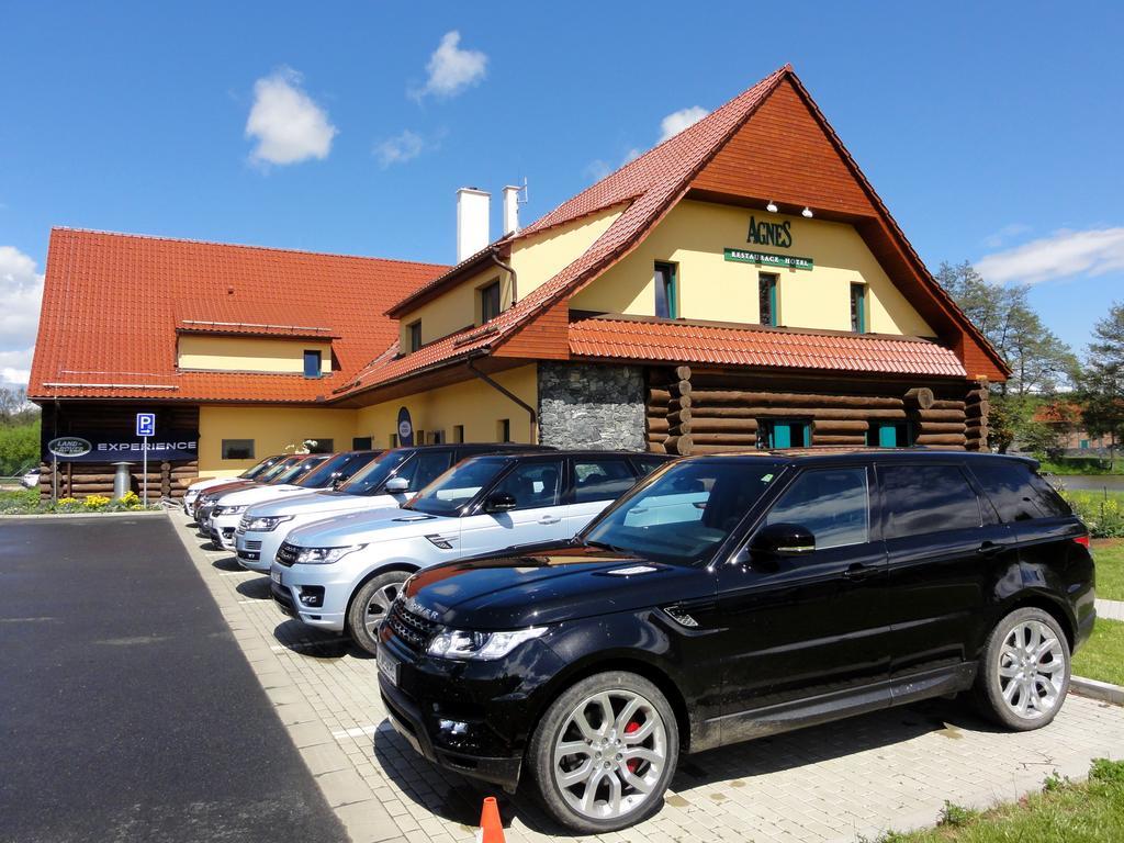Hotel Agnes Bohdanec Экстерьер фото